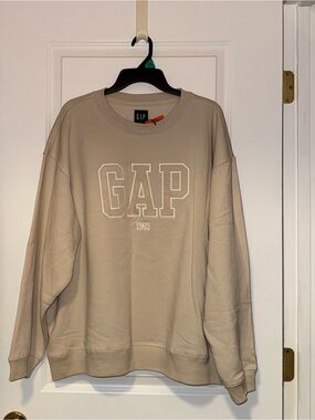 GAP Woman’s Crewneck Sweatshirt in Light Beige with White Logo